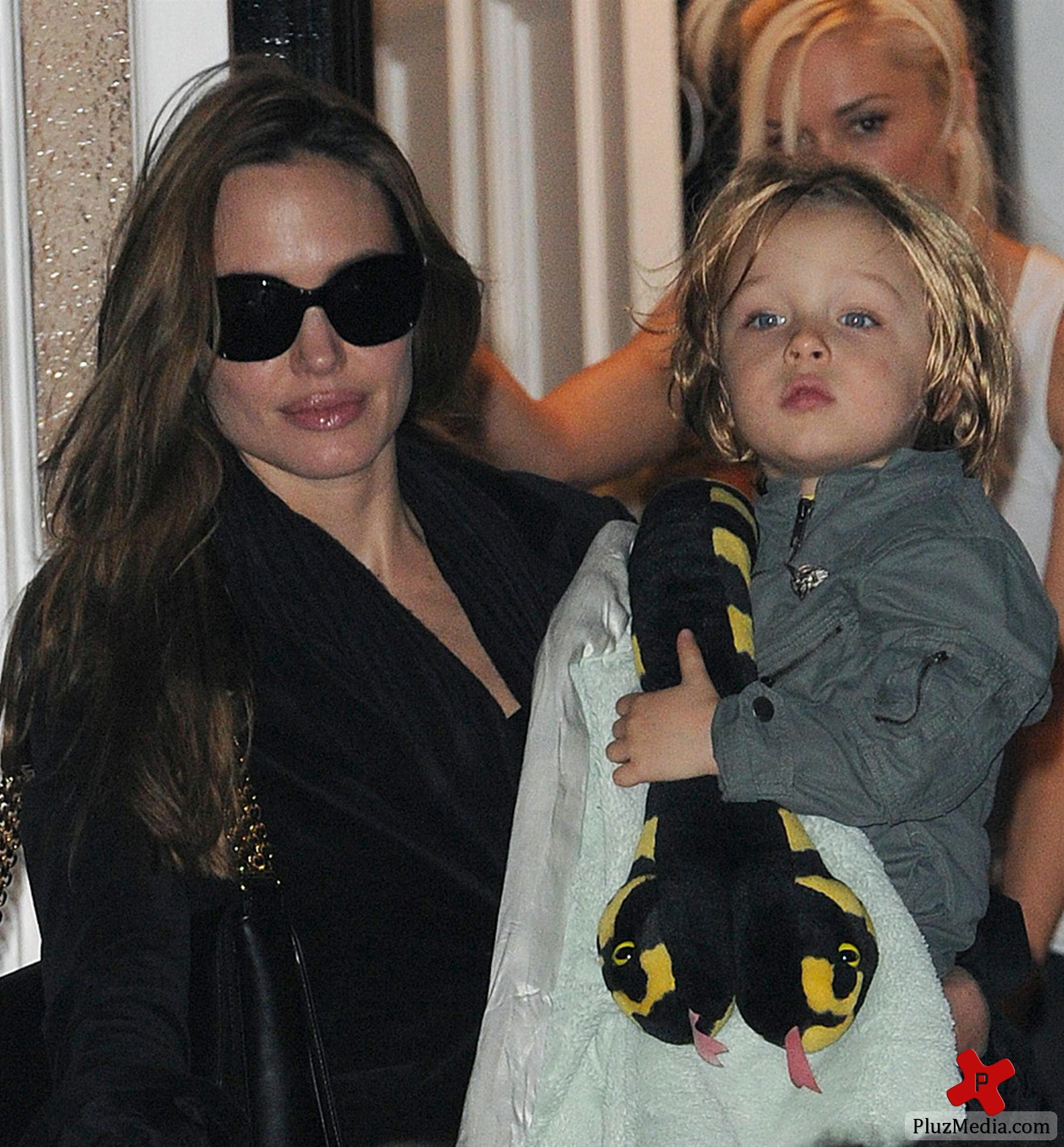 Angelina Jolie takes her children to visit Gwen Stefani | Picture 88180